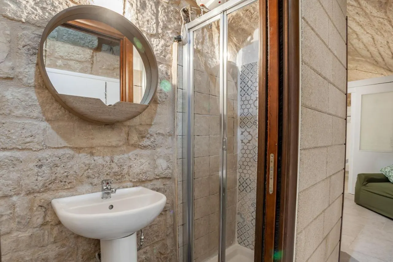 La Pergola Apt In The Heart Of Bari 0*,  Italien
